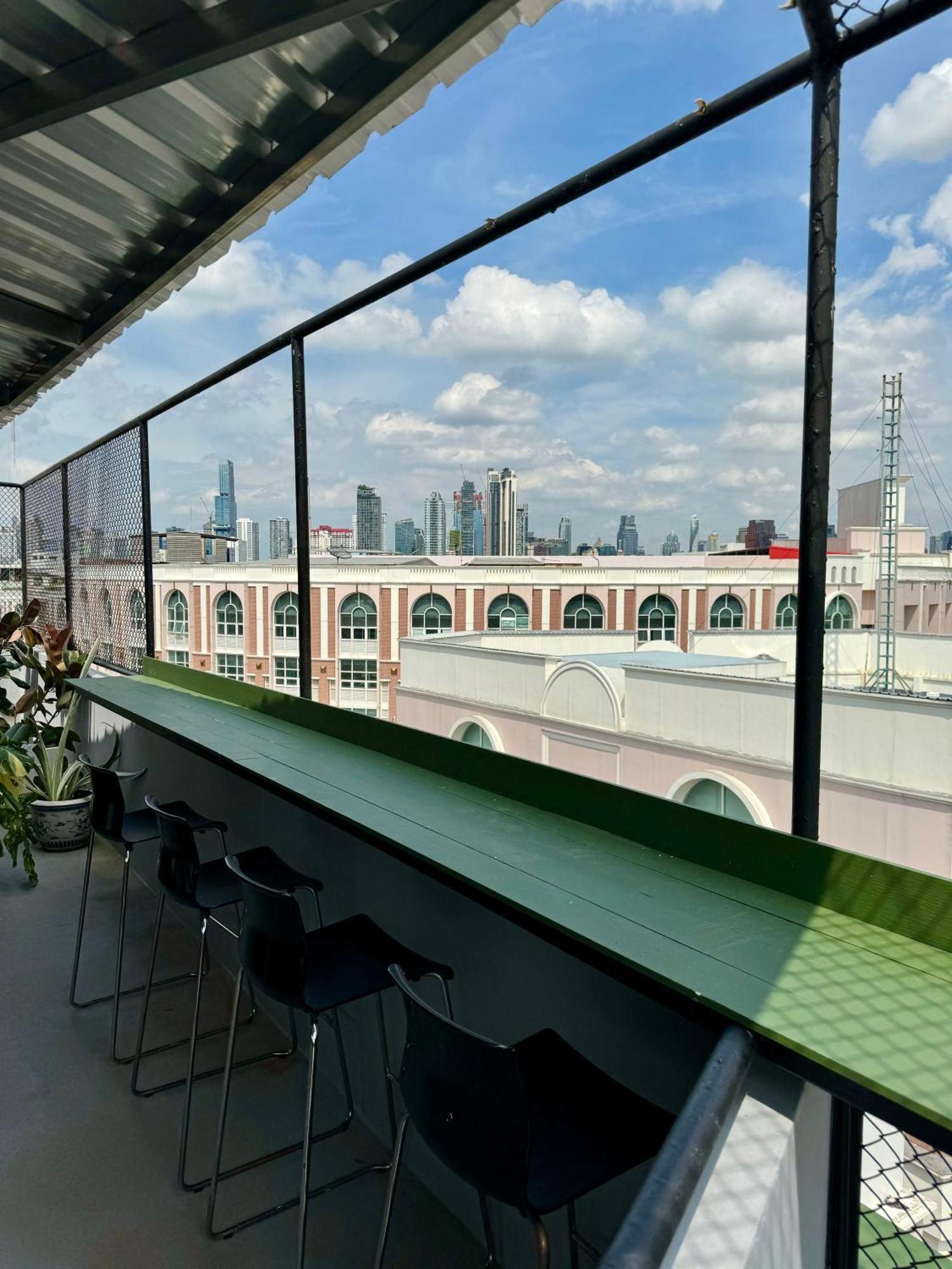 Sabai Dee Minitel Hotel Bangkok Bagian luar foto